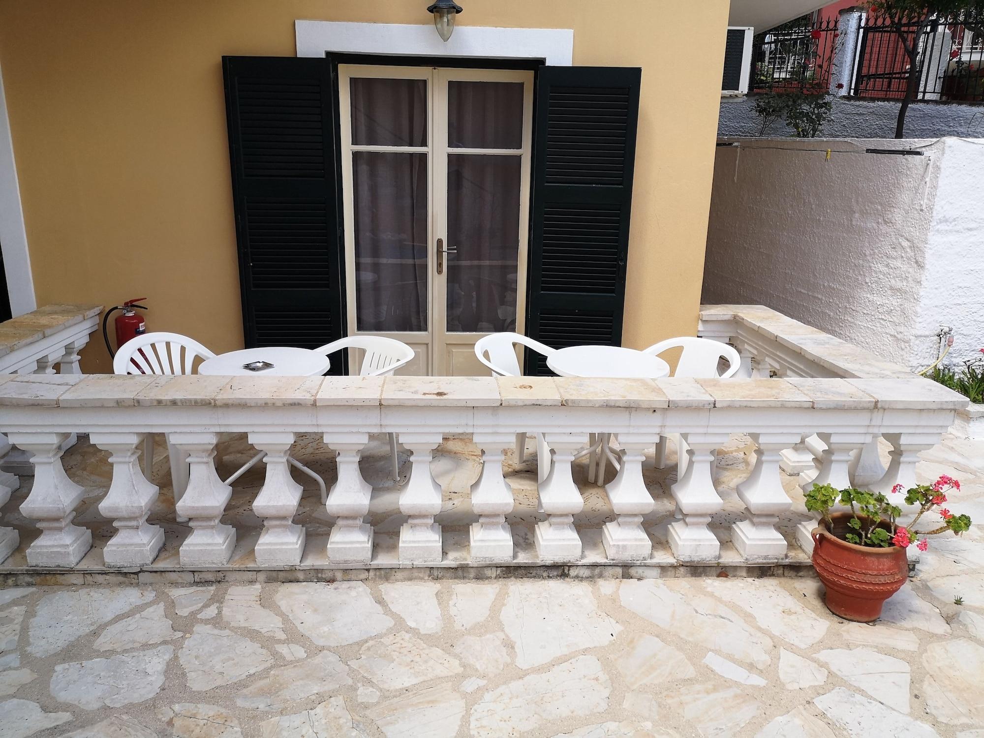 Elli Marina Studios And Apartments Benitses  Exterior photo
